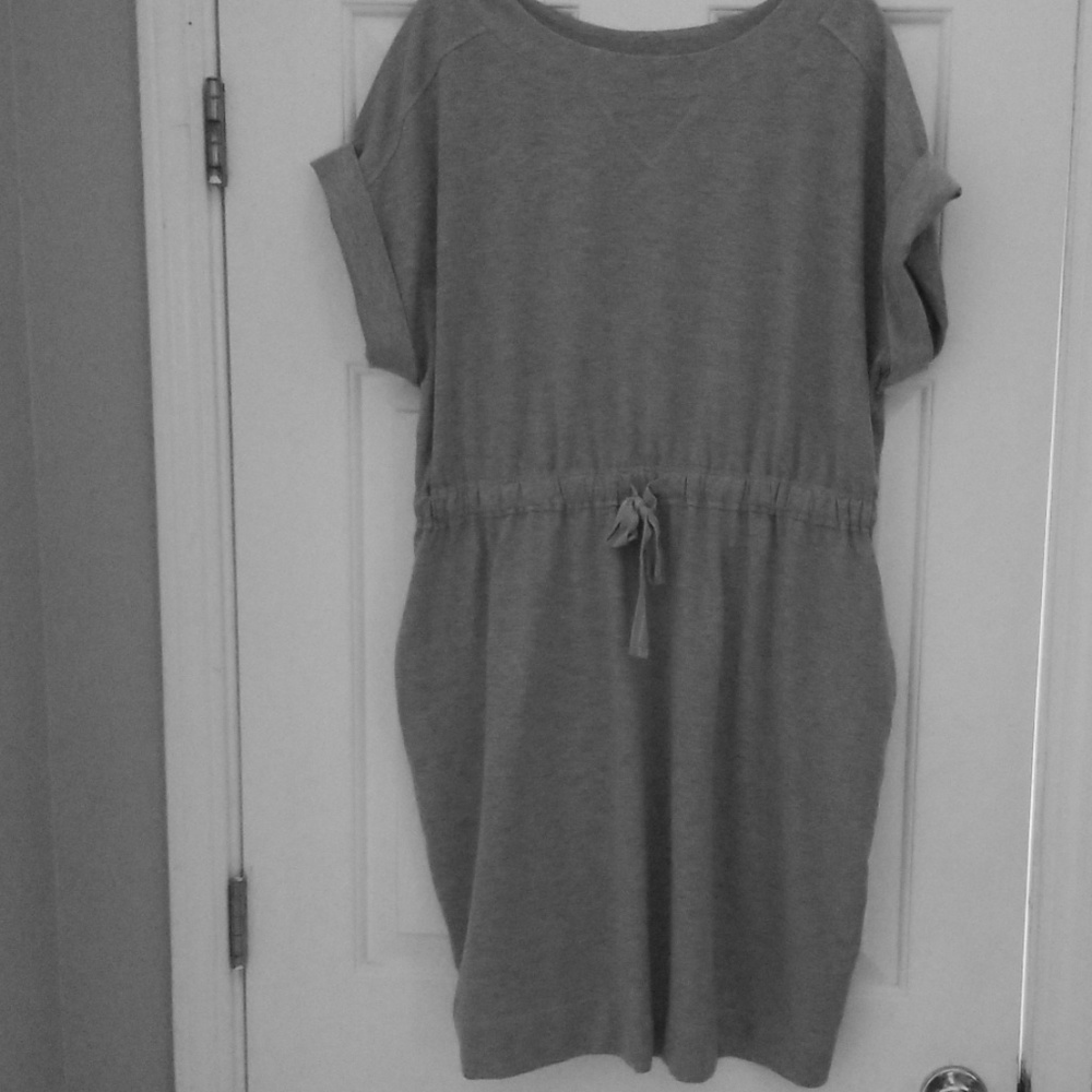 Cozy, comfy, cotton dress with pockets!